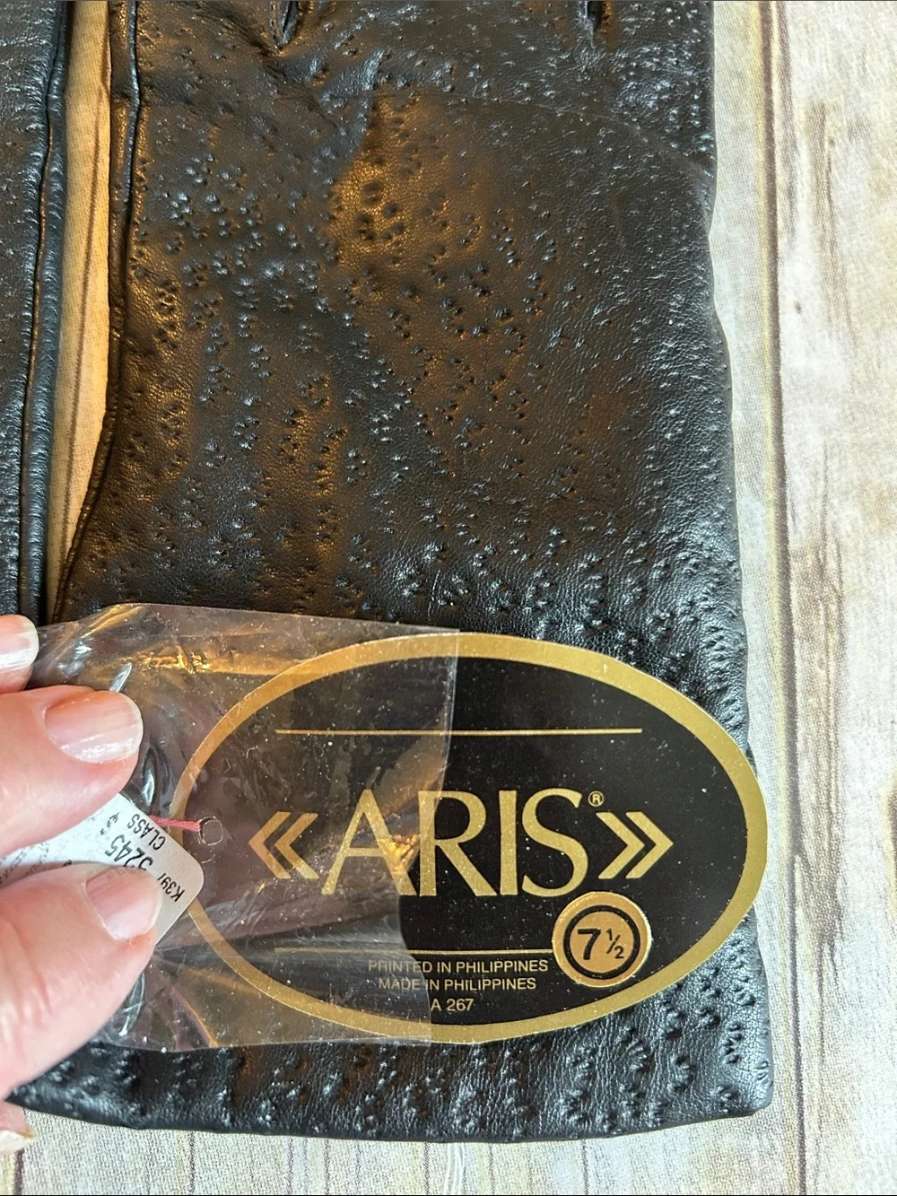 Aris Vintage Black Textured Leather Ladies Gloves